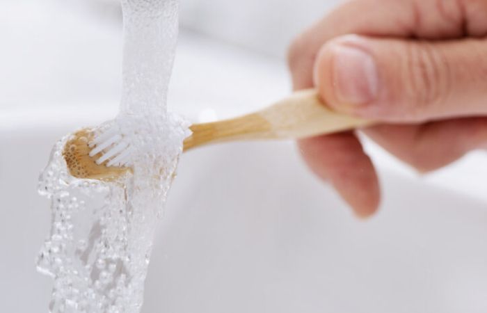 Zähneputzen: mit der Hand kürzer
