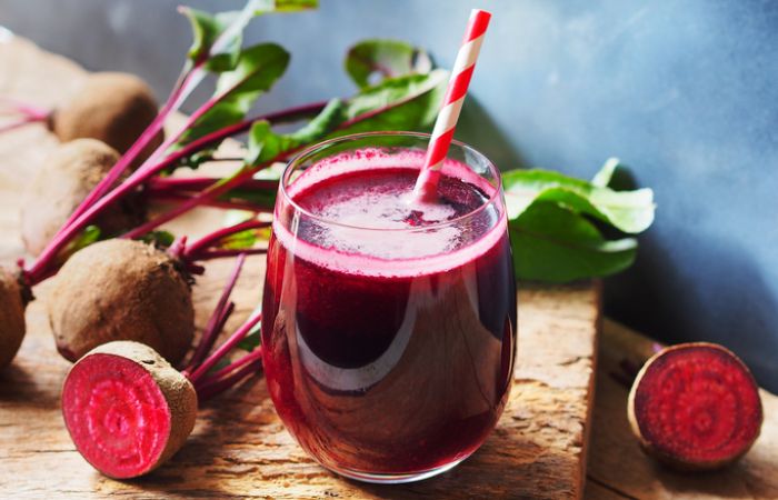 Rote Beete im Mund: Blutdrucksenker